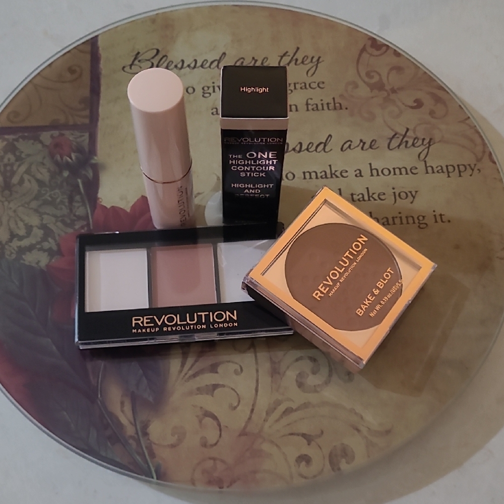 Bundle of 4 Revolution Makeup Set